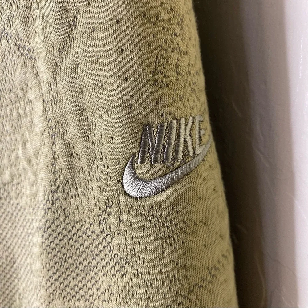 Nike Therma-FIT ADV Tech Pak Men’s Olive Green Pullover Hoodie Nwt Size M